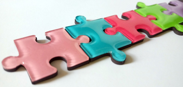 5 connected puzzle pieces